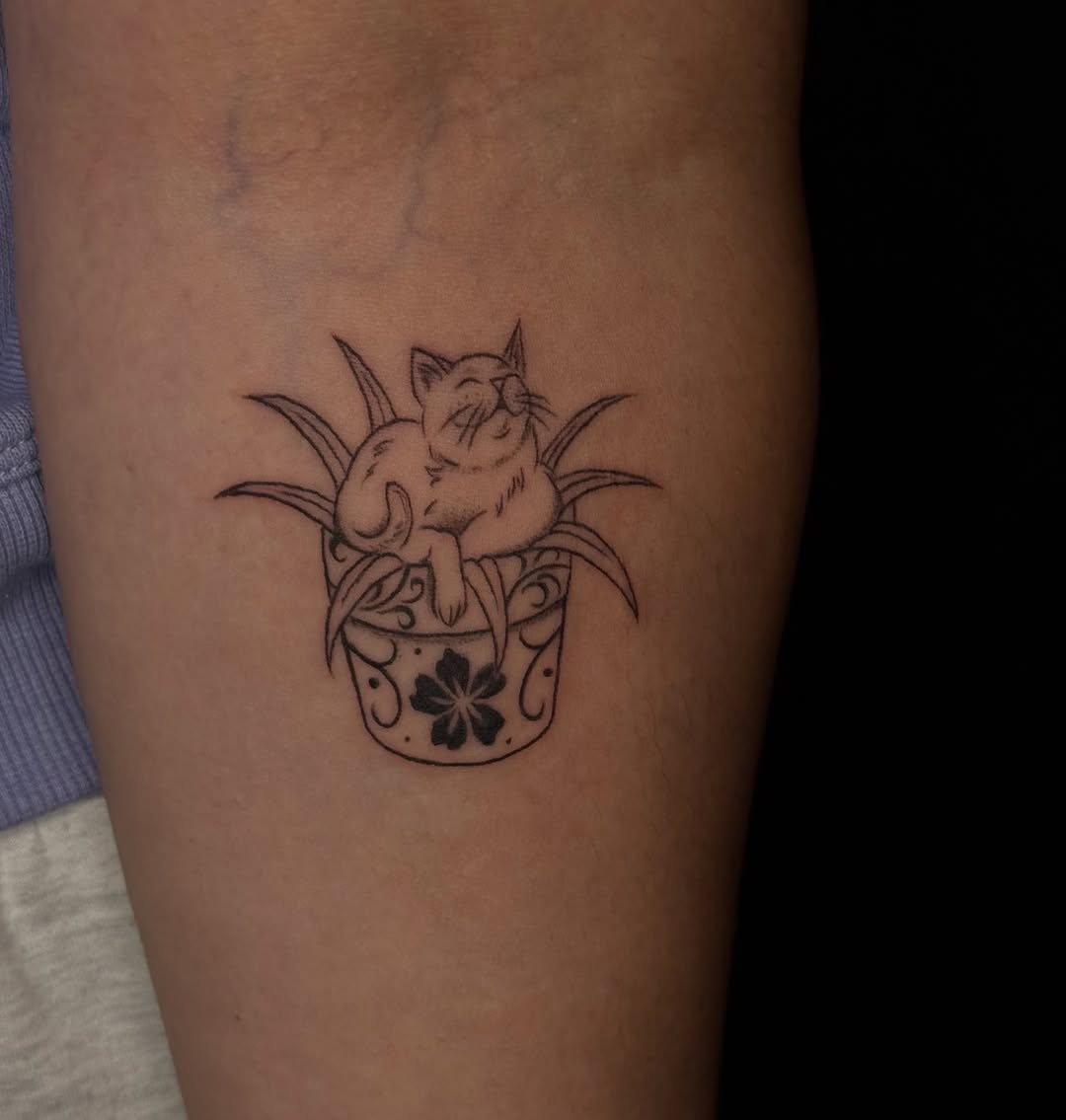 Tattoo by @tattylongleg — fine_line