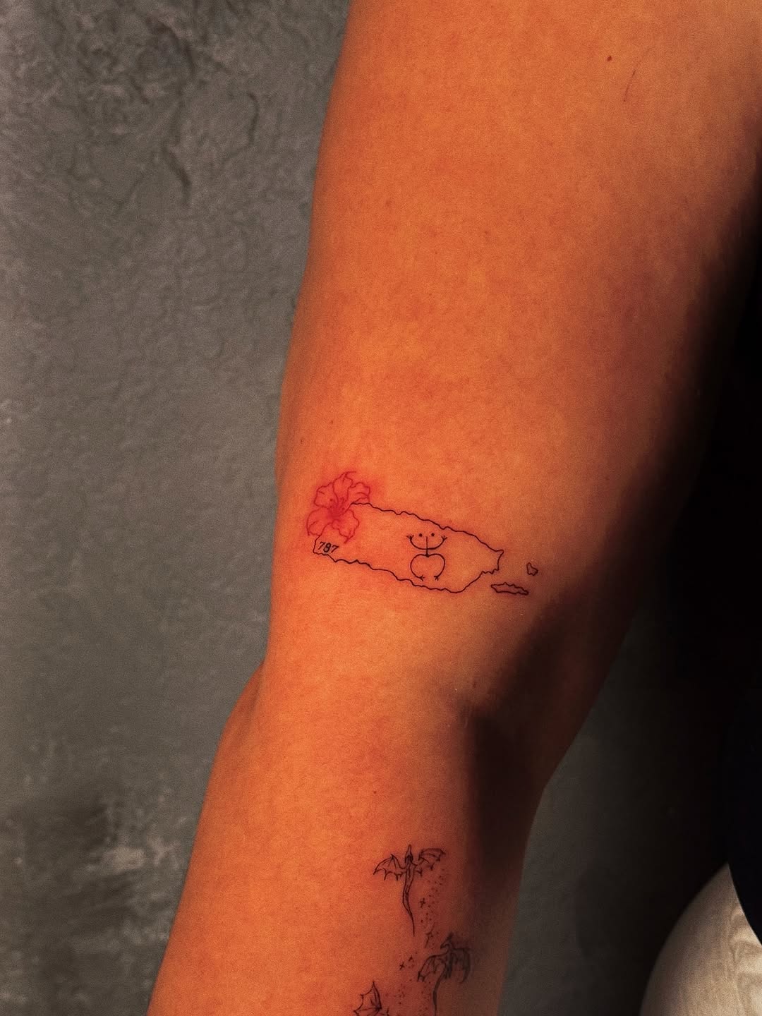 Tattoo by @inkduartetattoo — fine_line, minimalist