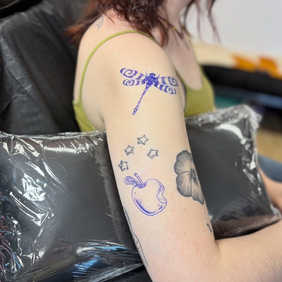 Tattoo by @maddietattie โ sketch