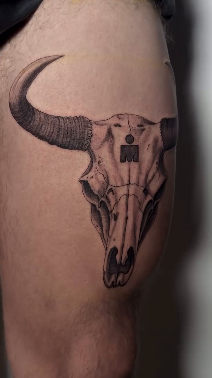 Tattoo by @rachelbelltattoo — black_and_grey, realism