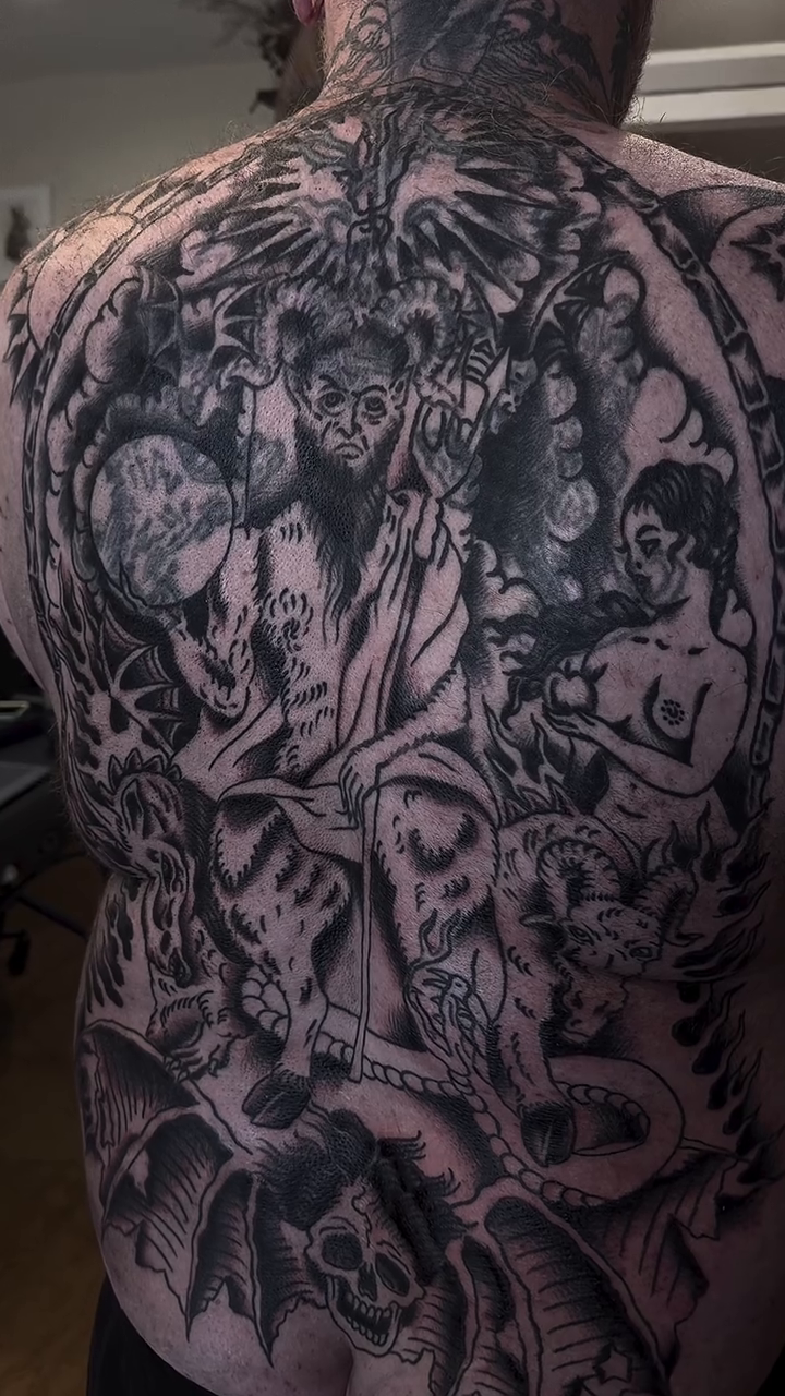 Tattoo by @butterflyveiltatz โ blackwork