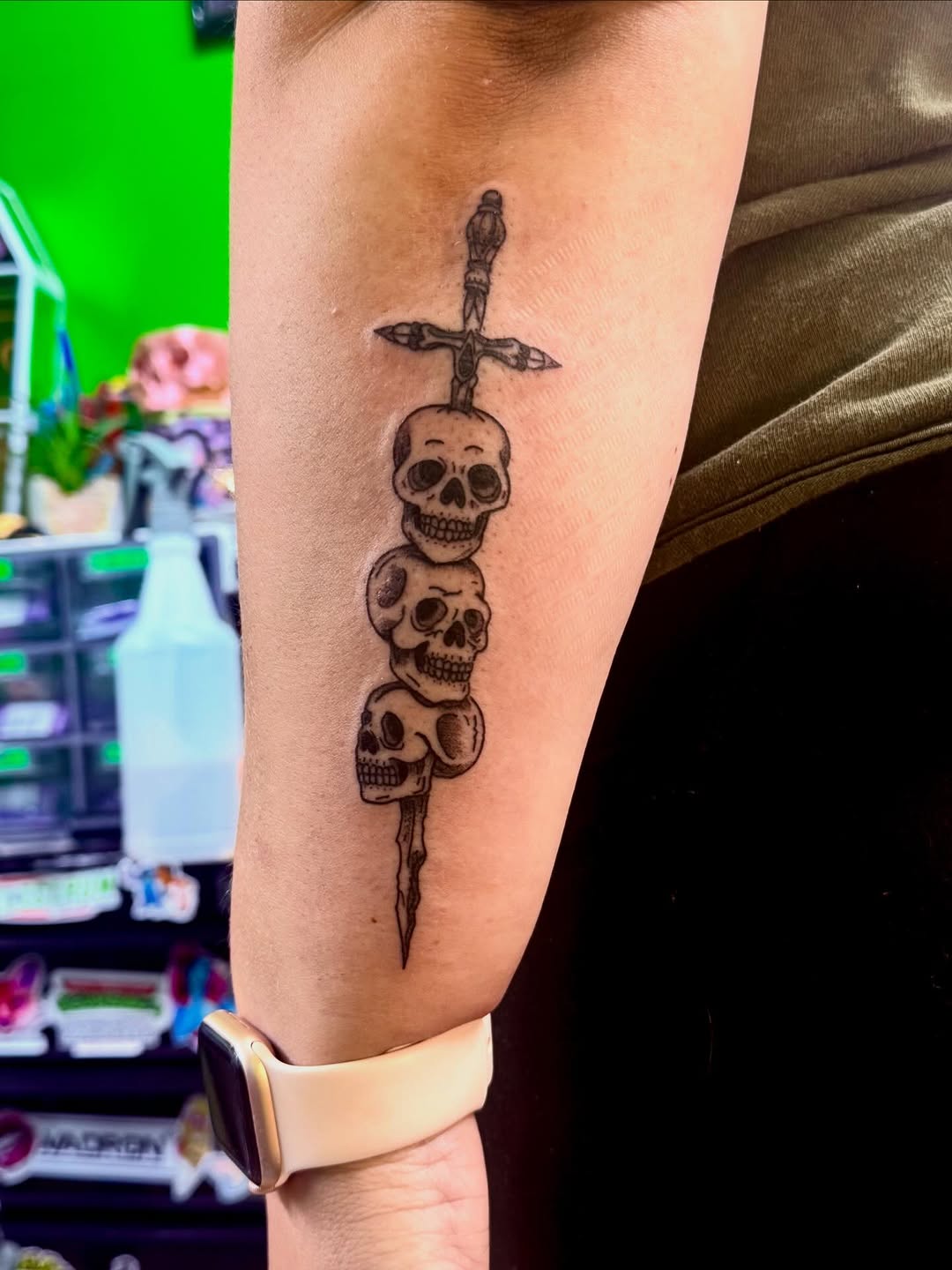 Tattoo by @batty_girl_tats โ black_and_grey, dark_realism