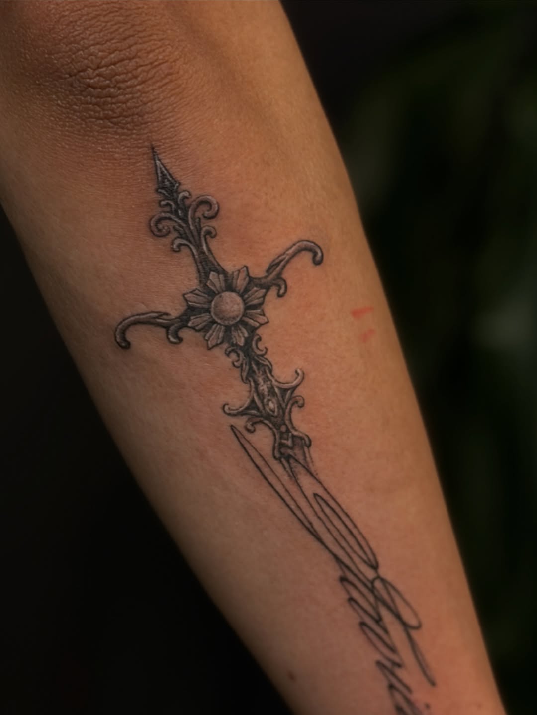 Tattoo by @melvious._.tats β fine_line, ornamental