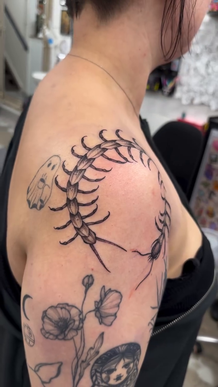 Tattoo by @lynds_tattoo โ black_and_grey