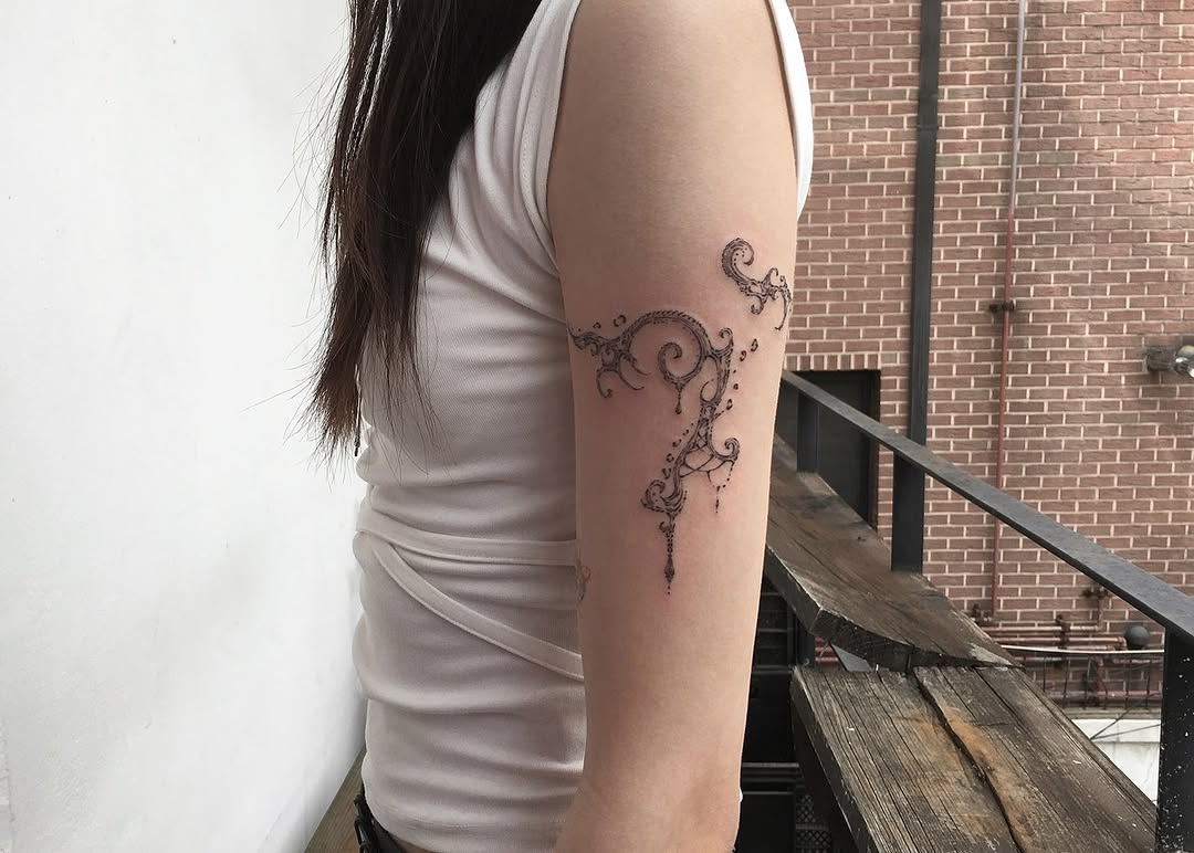 Tattoo by @keeshetattoo β fine_line, ornamental