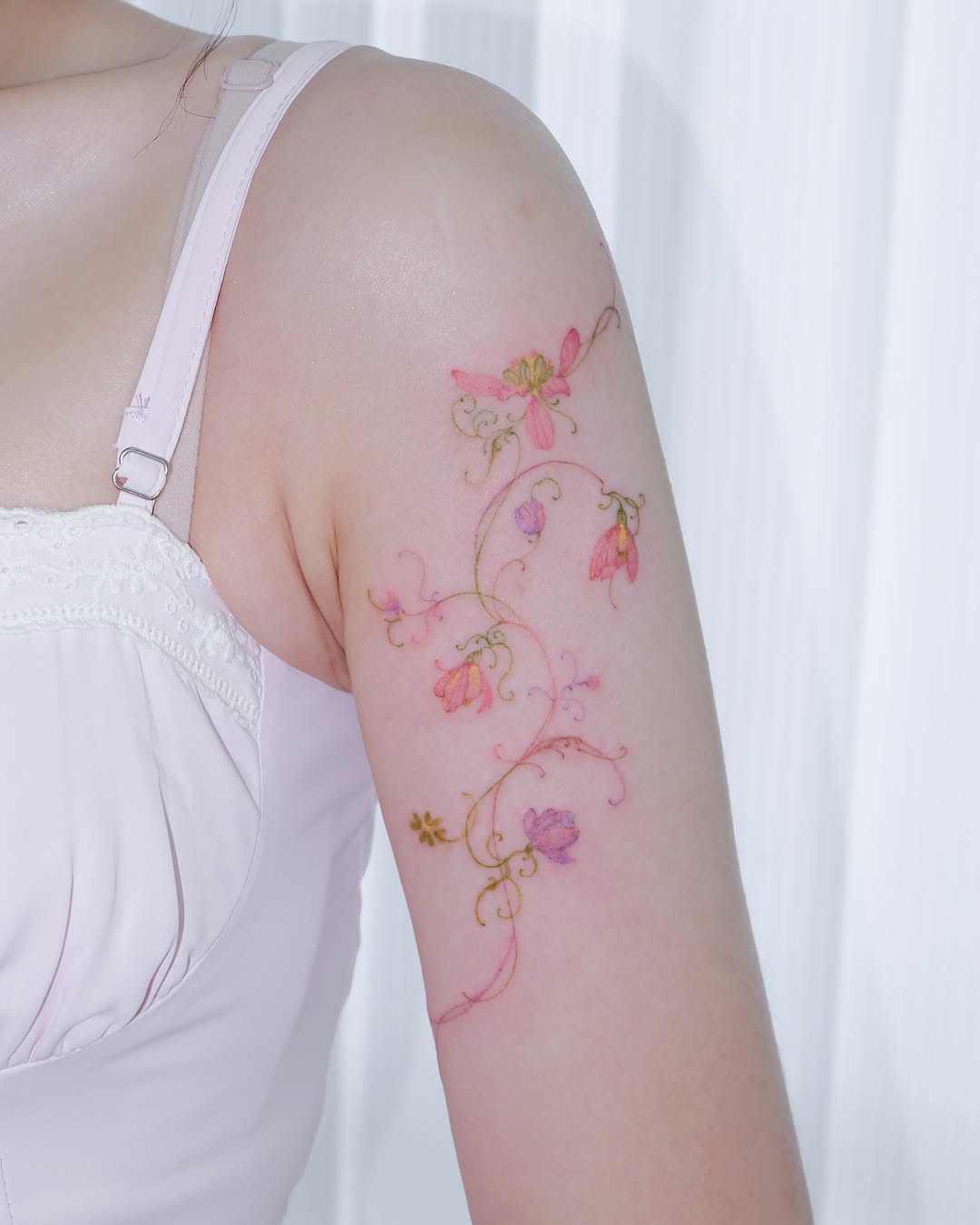 Tattoo by @ablue.tatt — fine_line, watercolor