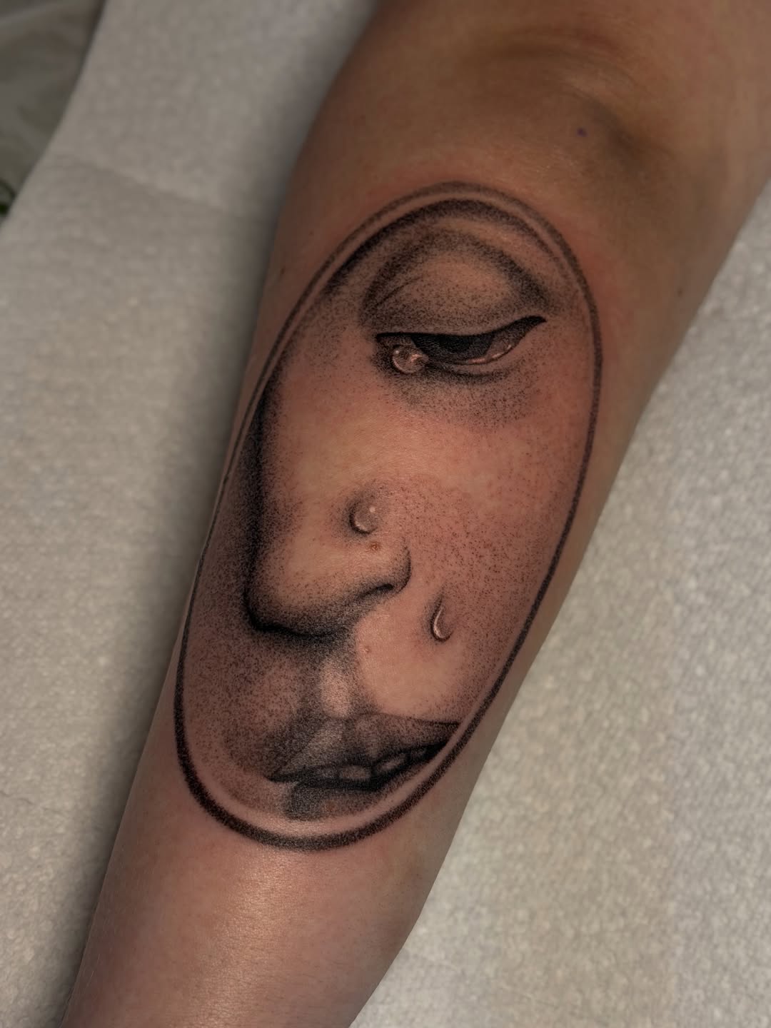 Tattoo by @uglyrae.tattoo — black_and_grey, dotwork