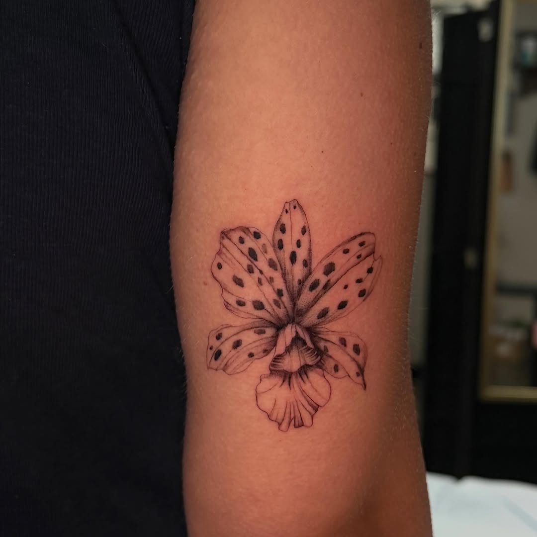 Tattoo by @izzyinktattoos_ — fine_line, black_and_grey