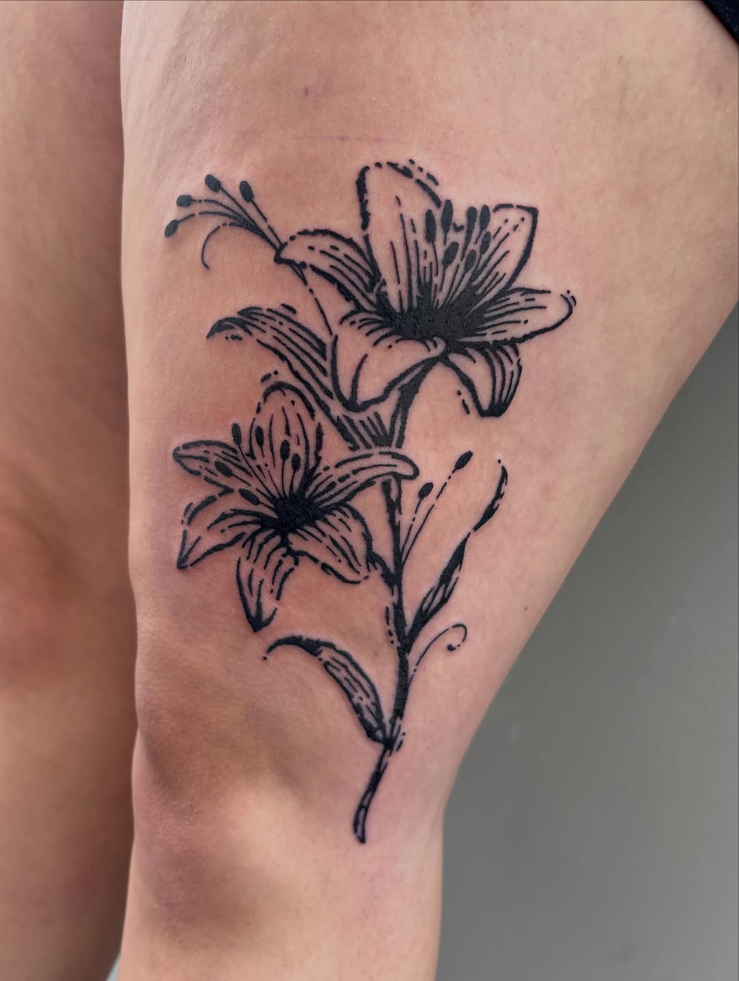 Tattoo by @l00se_needlez โ black_and_grey