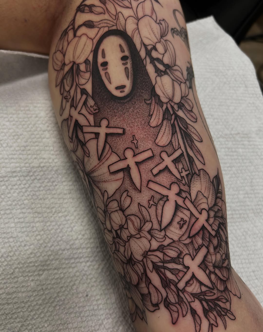 Tattoo by @mayhem_inkk — illustrative, dotwork