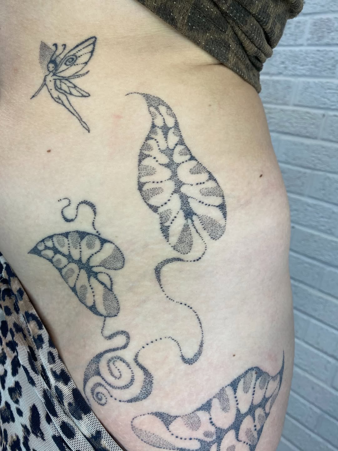 Tattoo by @mozzarellena_tattoos โ dotwork