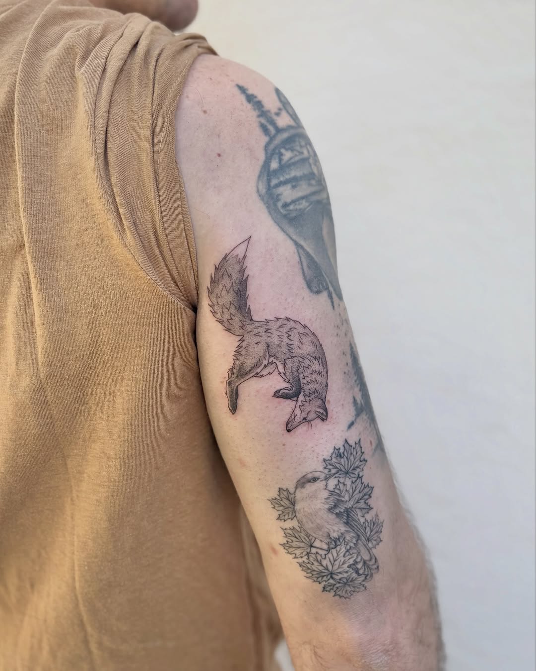 Tattoo by @siltyloamtattoo — dotwork, realism