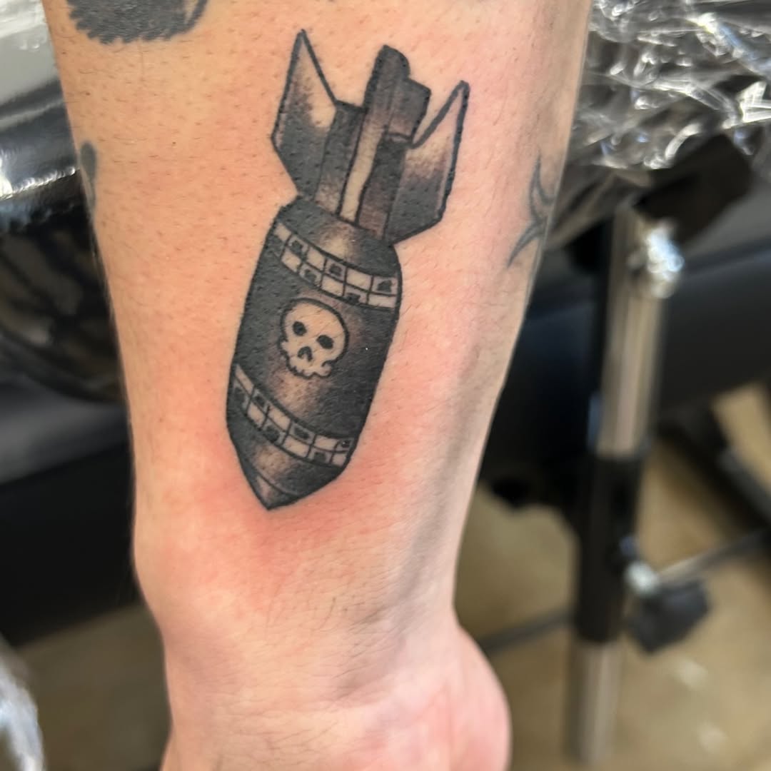 Tattoo by @christtelleink β american_traditional