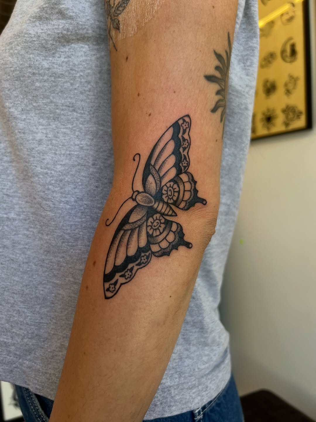 Tattoo by @syrenbier — american_traditional, illustrative