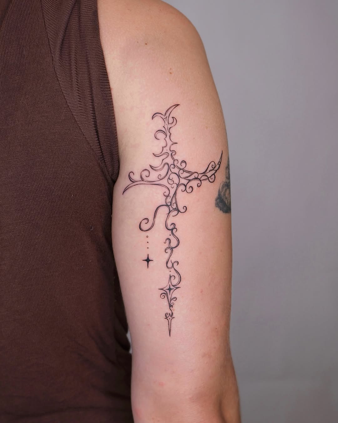 Tattoo by @mu.uutat — fine_line, ornamental