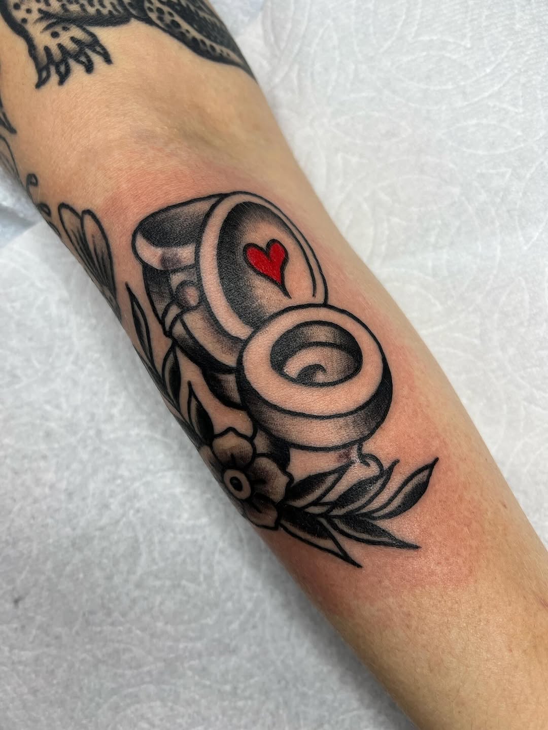 Tattoo by @leonetats โ american_traditional, illustrative