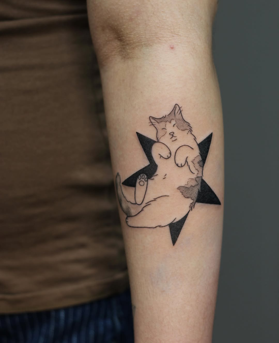 Tattoo by @amandaktattoos — illustrative, black_and_grey