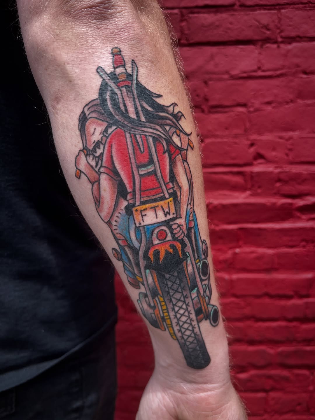 Tattoo by @devi.tattoos โ american_traditional, illustrative