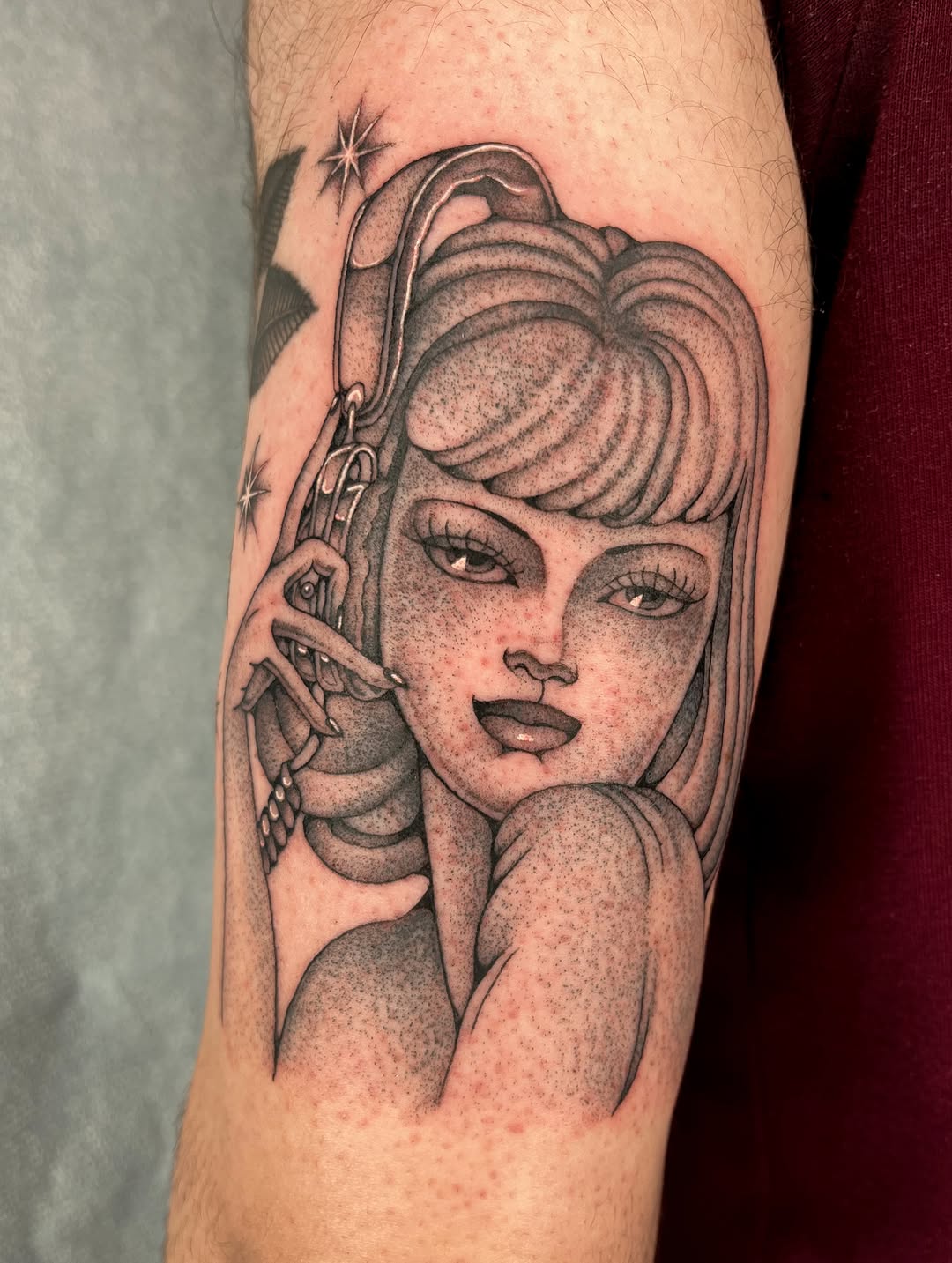 Tattoo by @derosario__ — black_and_grey, dotwork