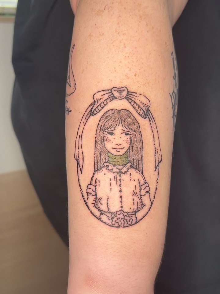Tattoo by @tattoofleur — illustrative, fine_line