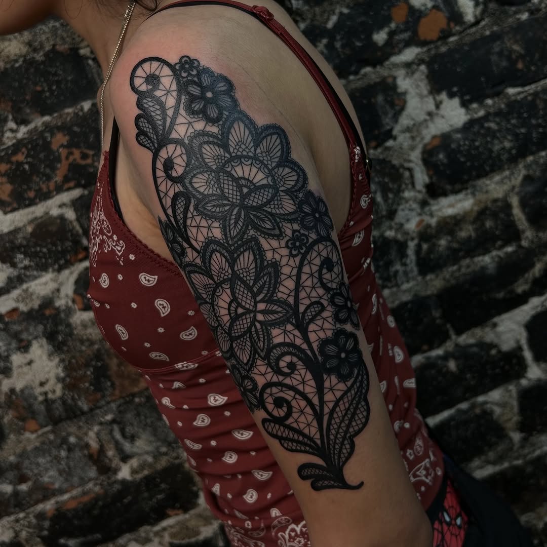 Tattoo by @kikicantdraw — ornamental, blackwork