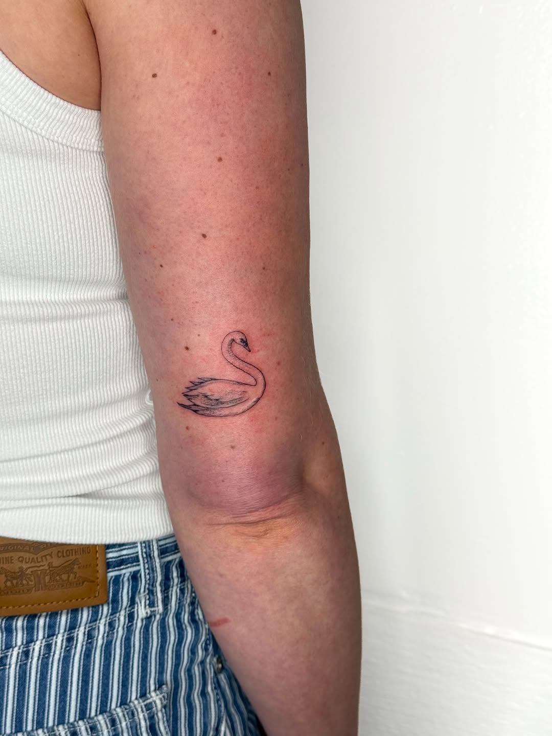 Tattoo by @marlomarquisetattoo β fine_line, minimalist