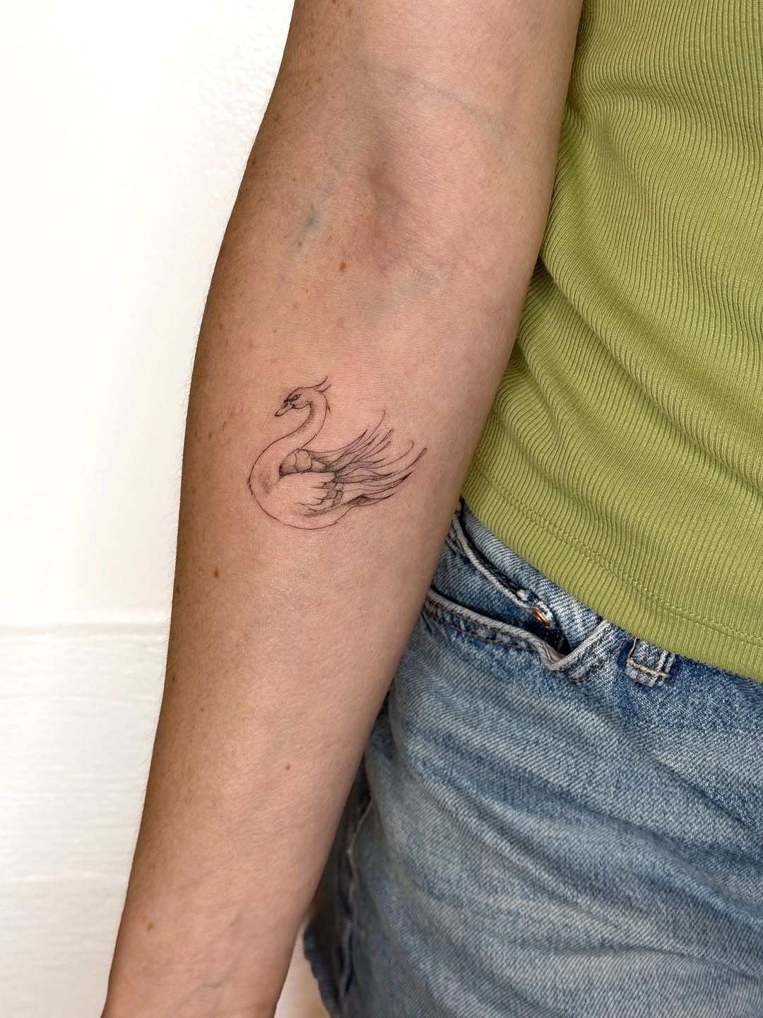 Tattoo by @marlomarquisetattoo β fine_line, illustrative