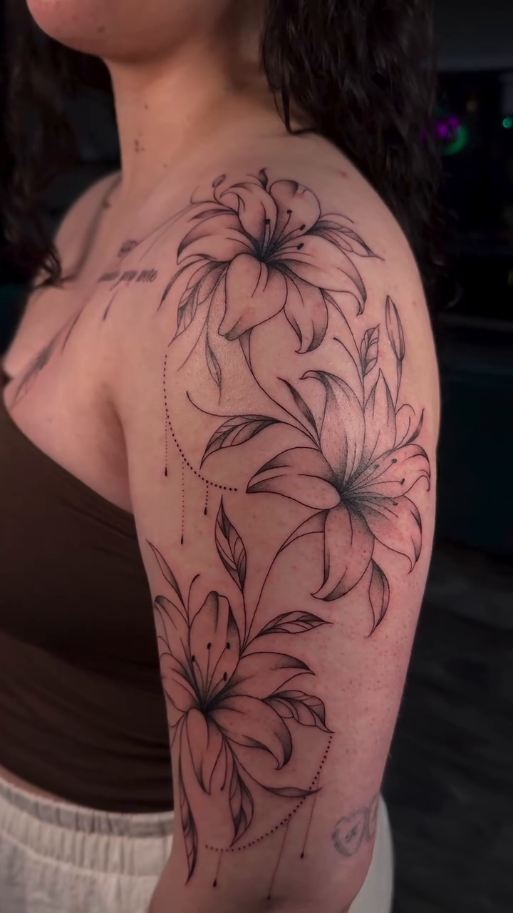 Tattoo by @inkedbyjulia — fine_line, illustrative