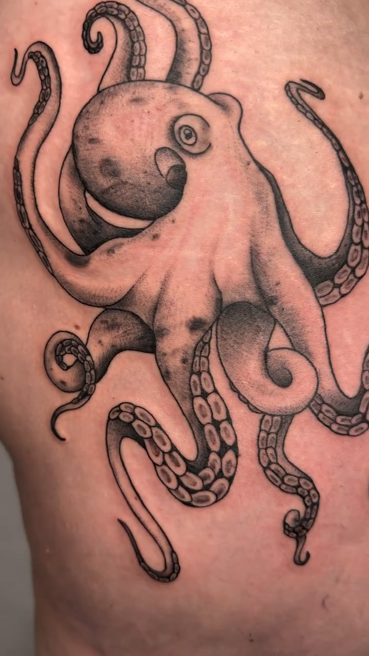 Tattoo by @lunatattooss — black_and_grey, illustrative