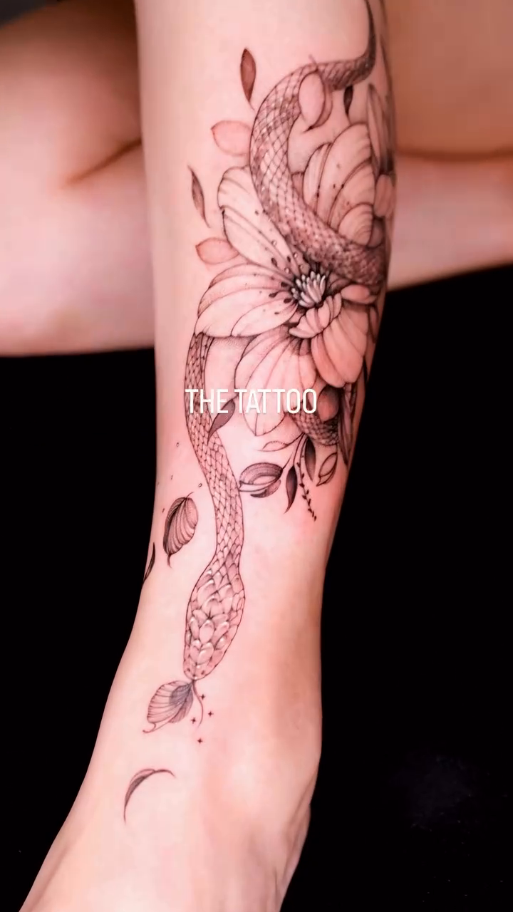Tattoo by @estherinkflower — illustrative, black_and_grey