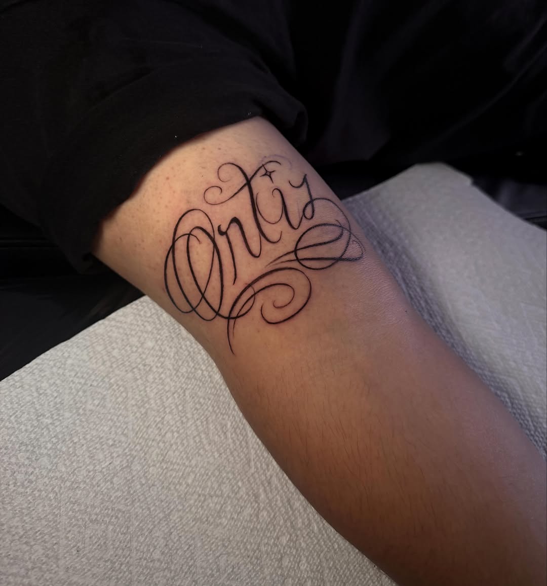 Tattoo by @reytatu โ lettering_script