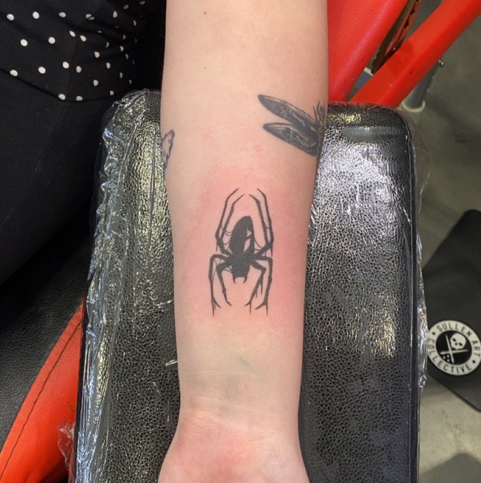 Tattoo by @punky_tattoos — blackwork