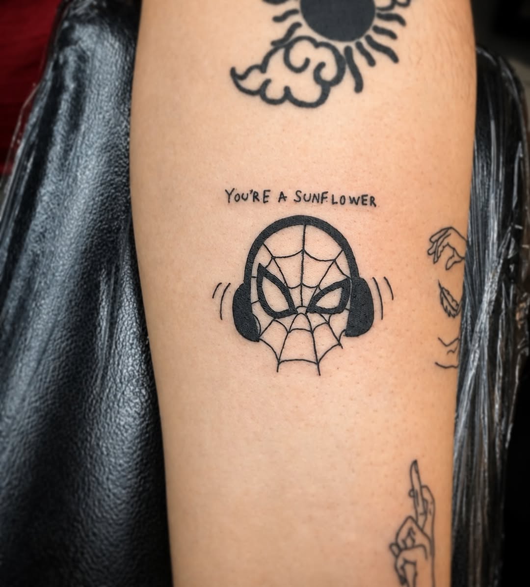 Tattoo by @kraken_inktattoo β fine_line