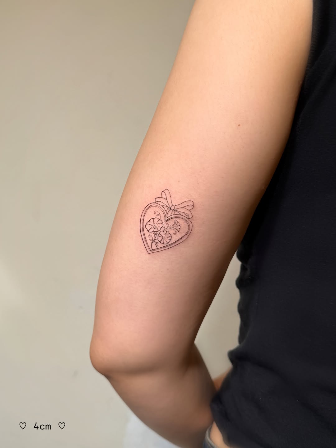 Tattoo by @seul.ttt — fine_line