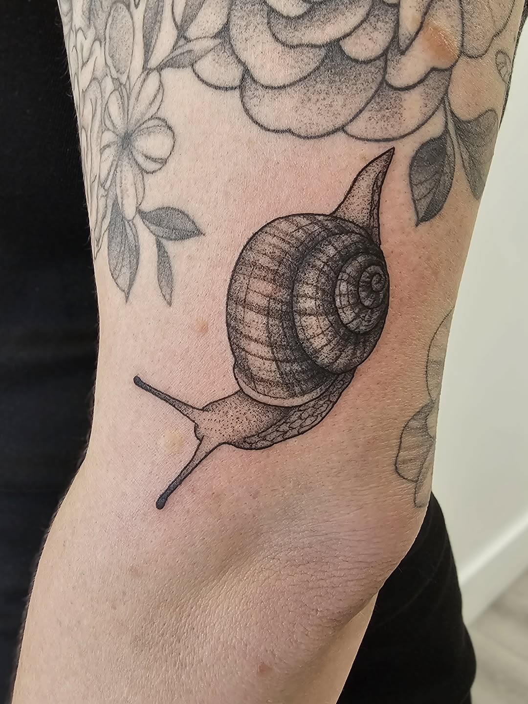 Tattoo by @tattoosbykylie โ illustrative, dotwork