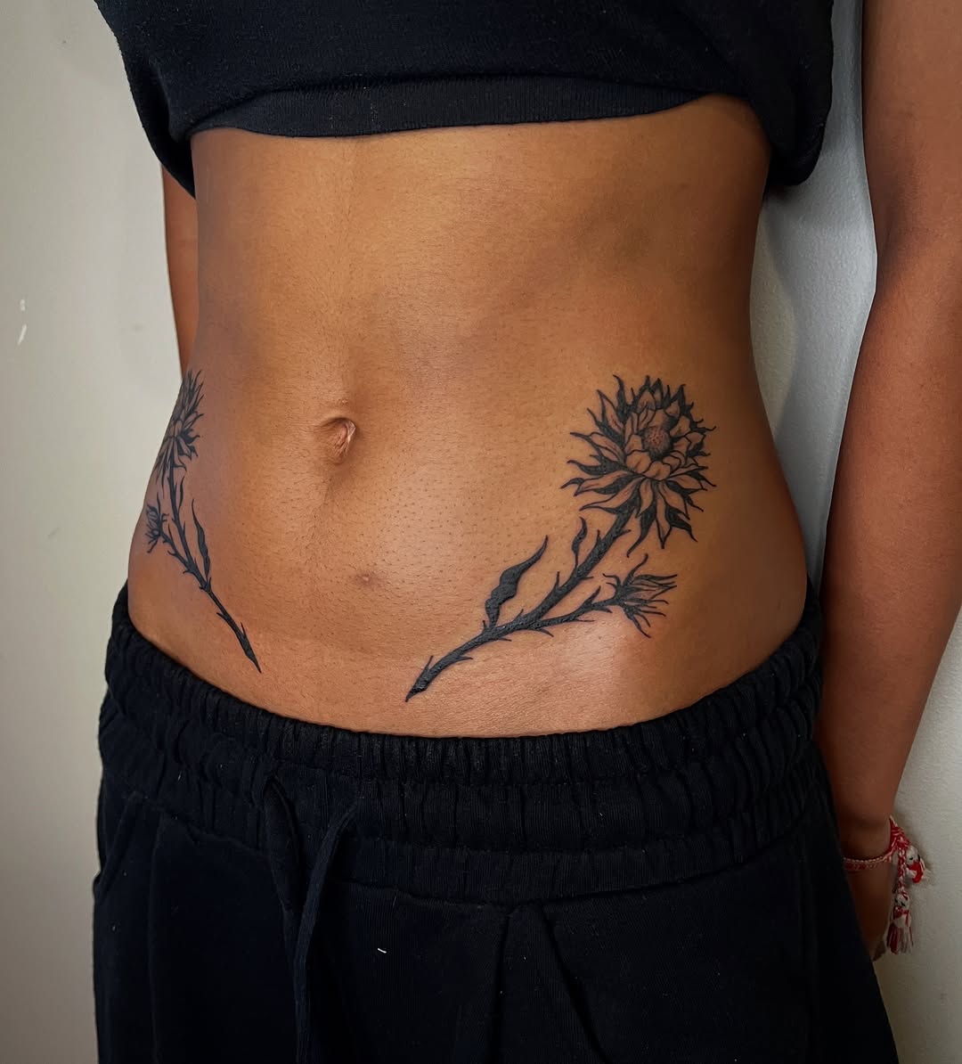 Tattoo by @lre_ink — illustrative, blackwork