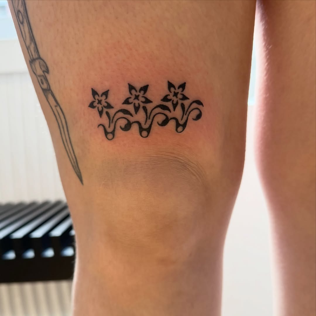 Tattoo by @microwave.00 — fine_line, ornamental