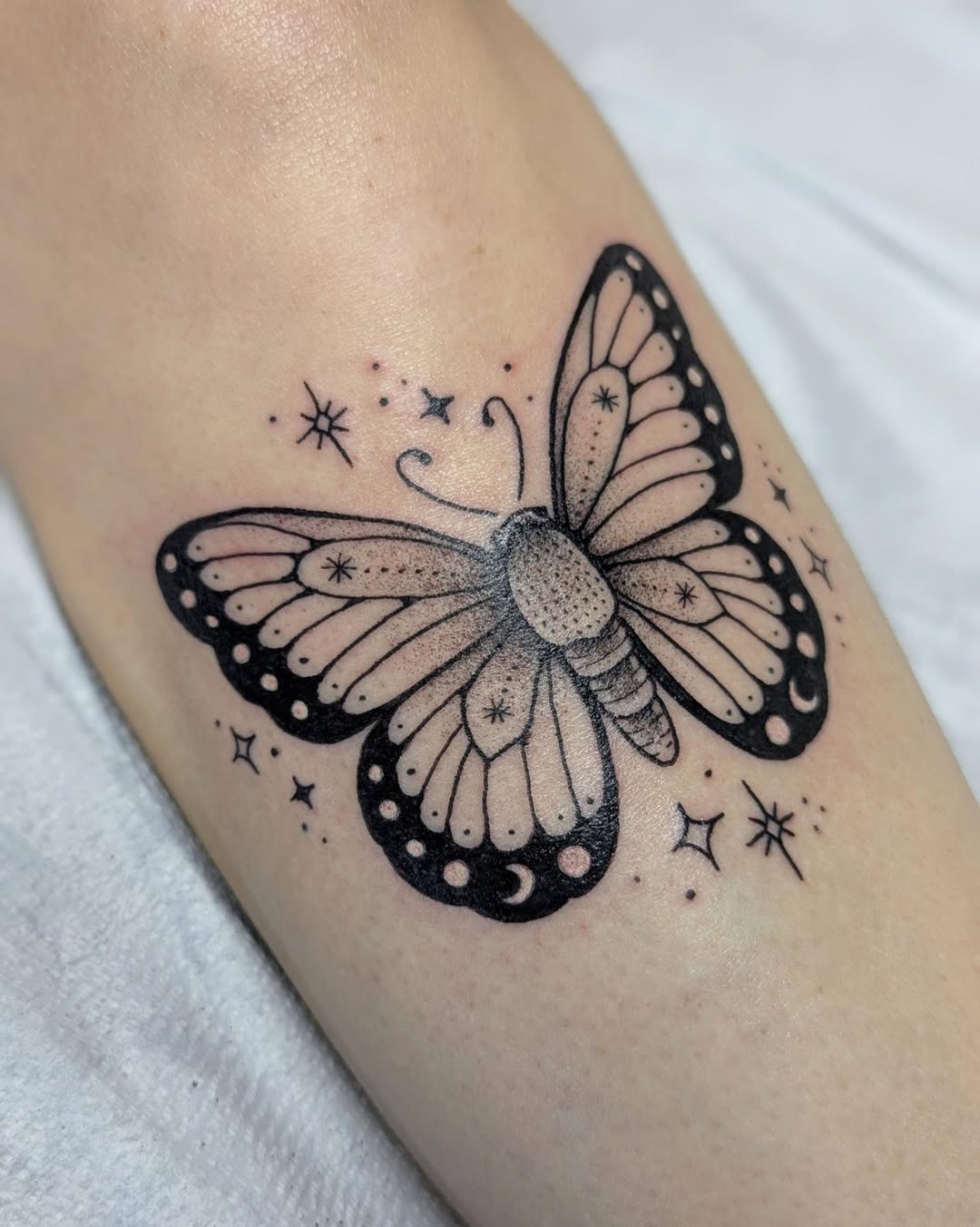 Tattoo by @daniturkeysammie — fine_line, dotwork
