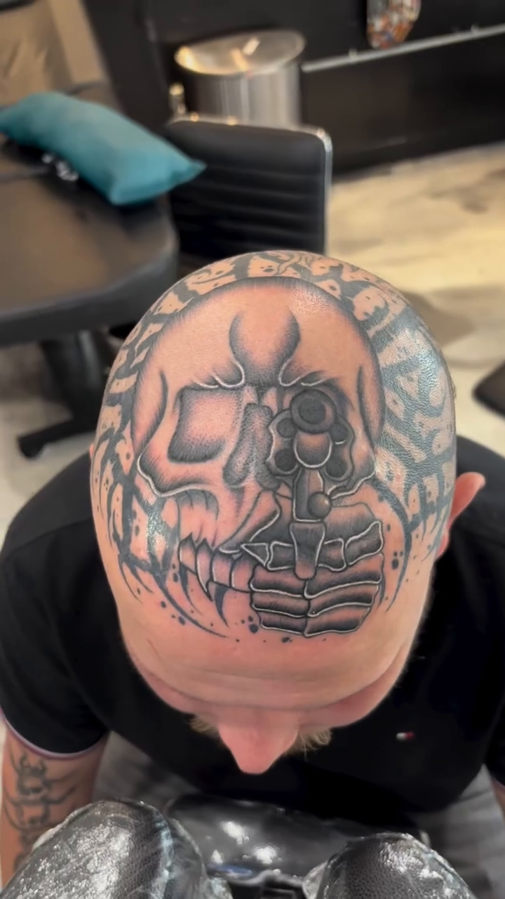 Tattoo by @miklo_tatuajes โ blackwork, illustrative