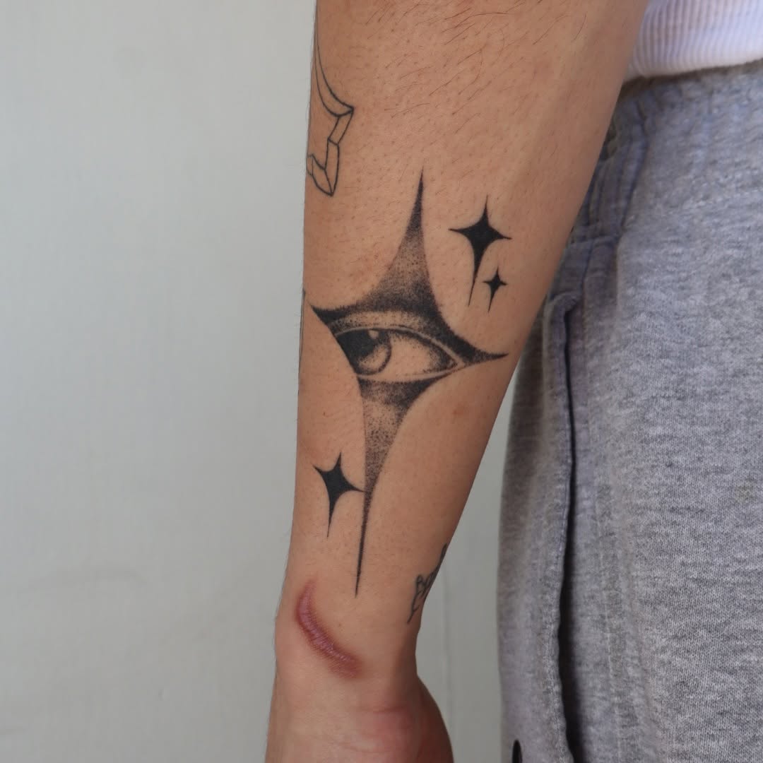 Tattoo by @ladyjutsu — dotwork, fine_line