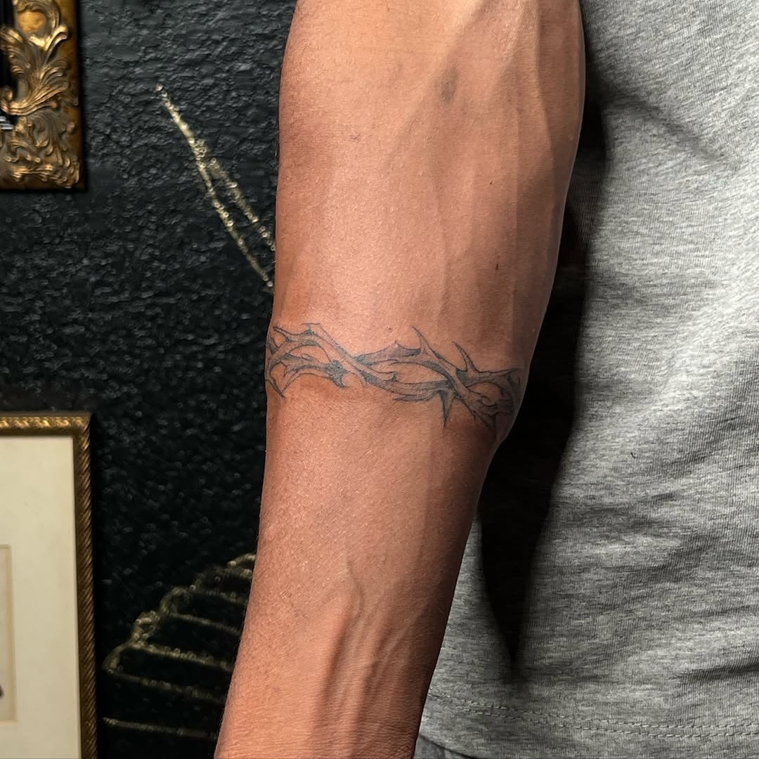 Tattoo by @ladyjutsu — black_and_grey, chicano