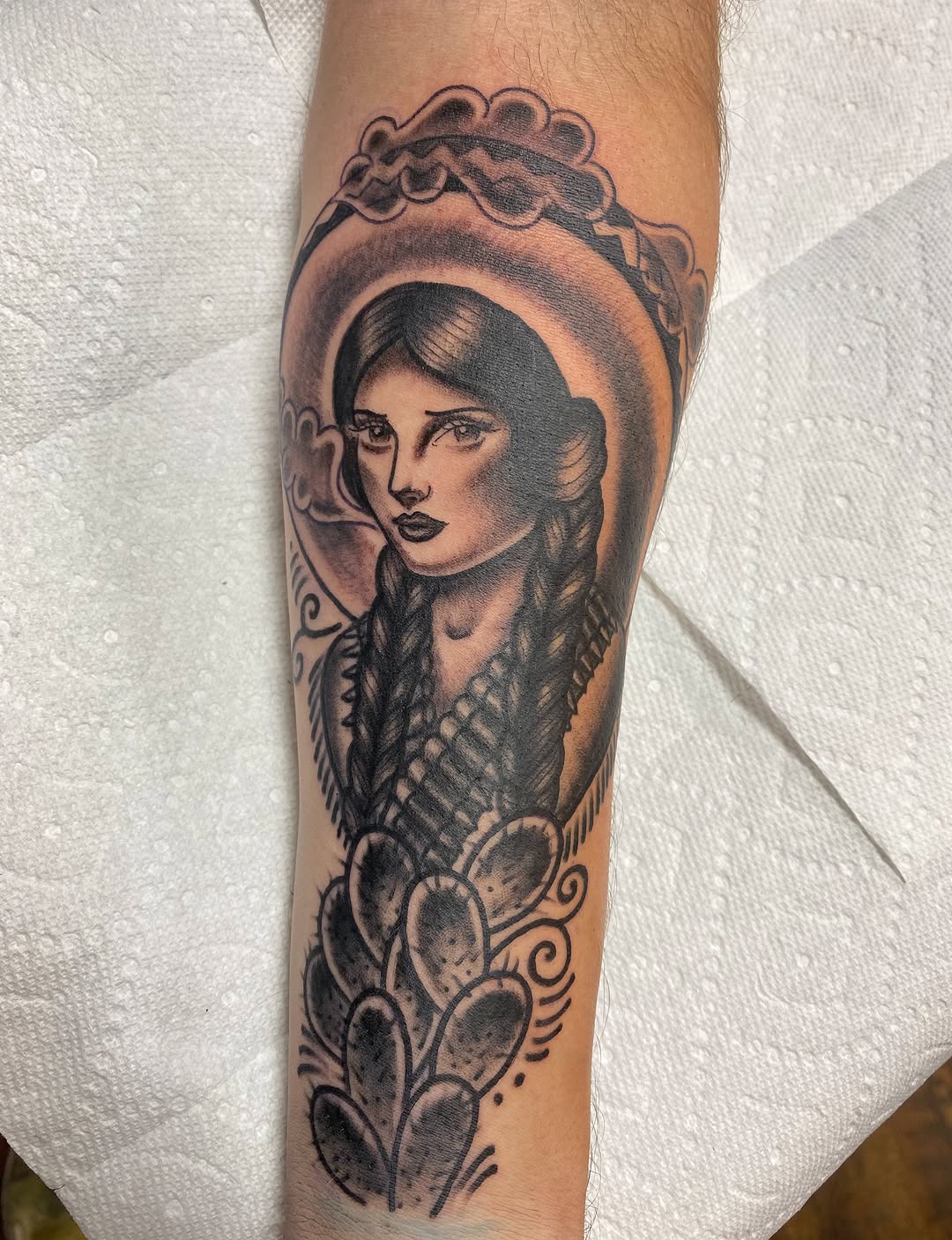 Tattoo by @missdeltoro — black_and_grey