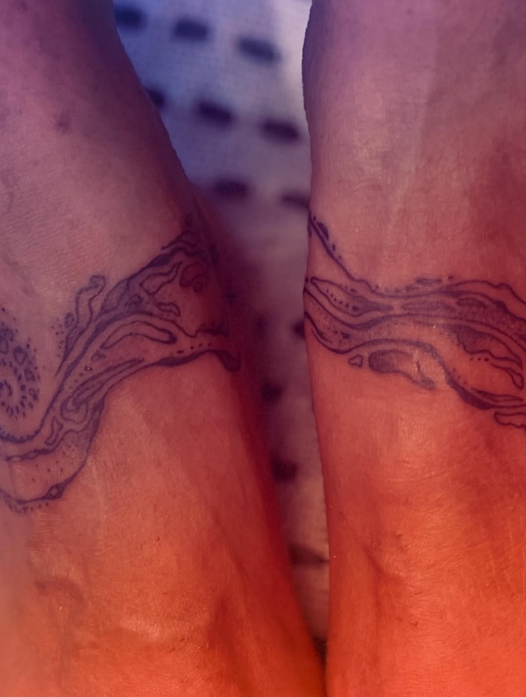 Tattoo by @lamainbleue_tattoo — fine_line