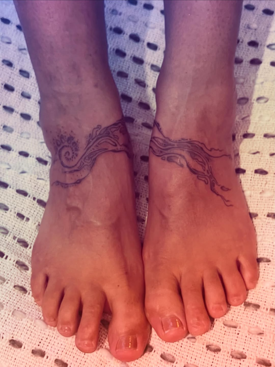 Tattoo by @lamainbleue_tattoo — fine_line