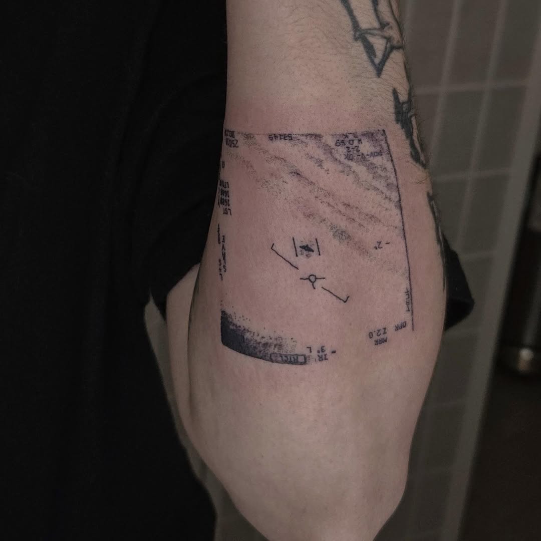 Tattoo by @mach1ne___ β blackwork