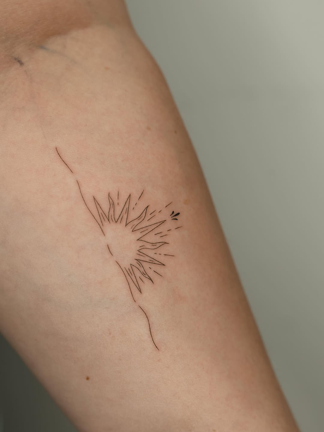 Tattoo by @dizon.ink — fine_line, minimalist