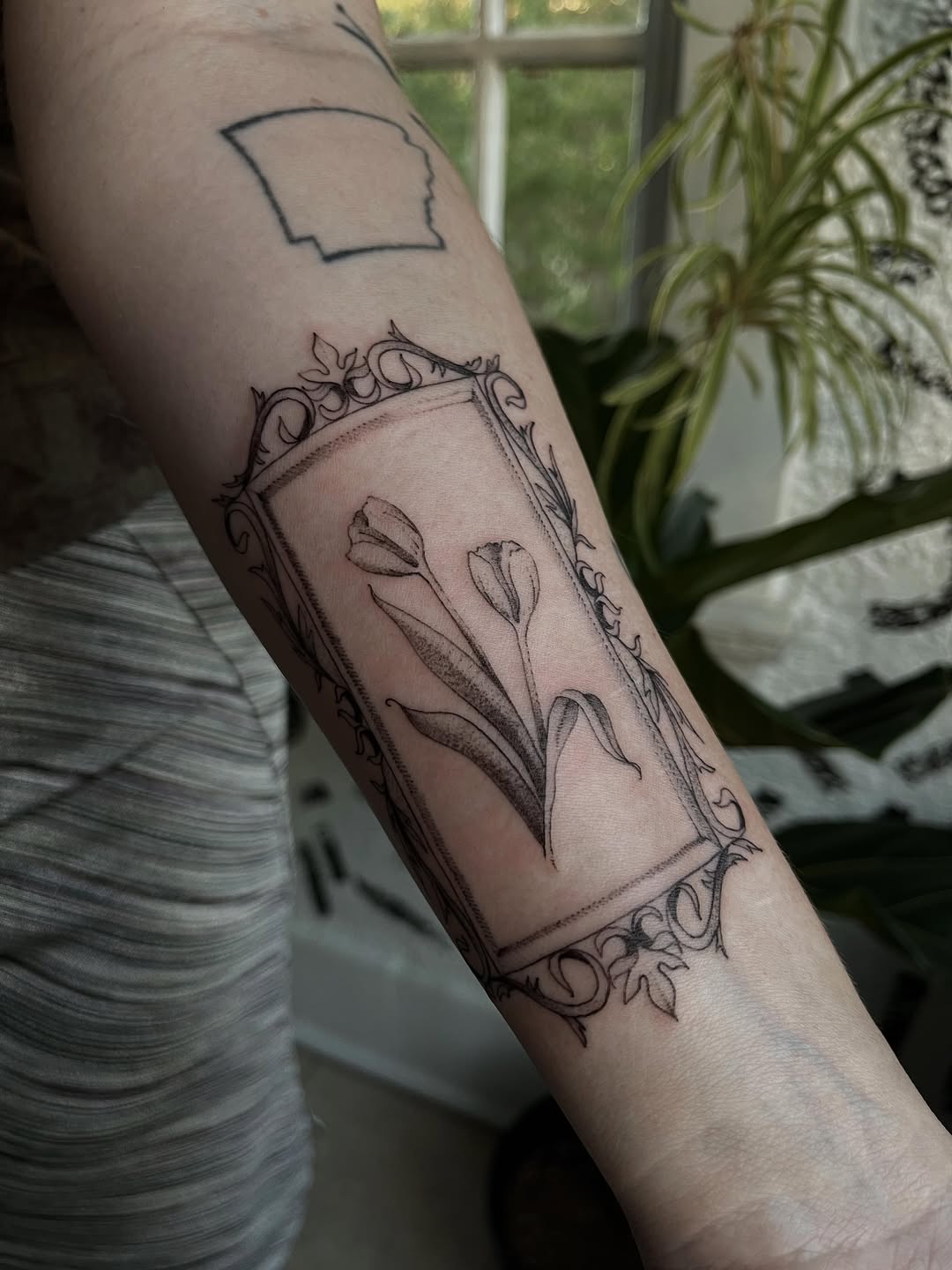 Tattoo by @ovarydose — fine_line, black_and_grey