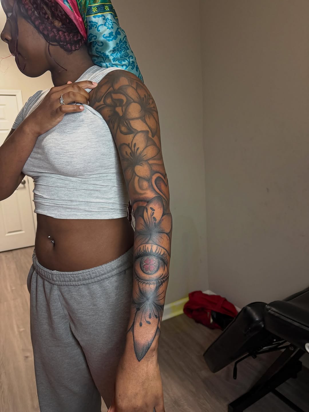 Tattoo by @nylainkedyou — black_and_grey, realism