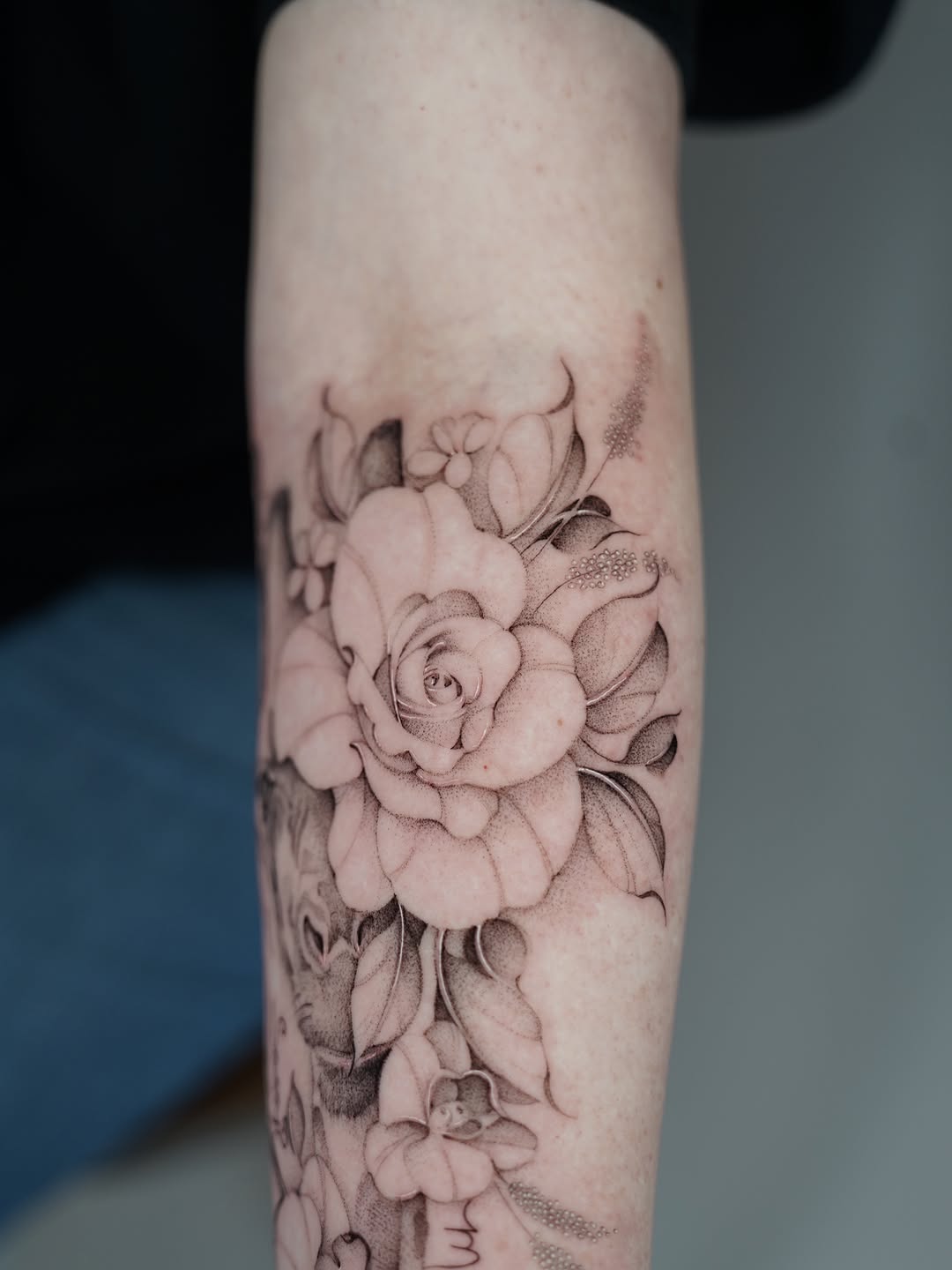 Tattoo by @belfernandezink โ black_and_grey, dotwork