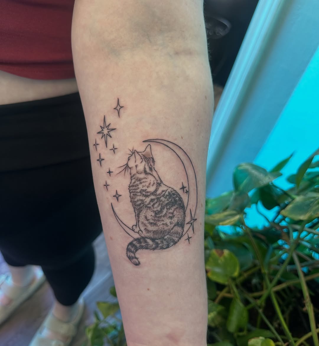 Tattoo by @tattoosbydarci โ black_and_grey